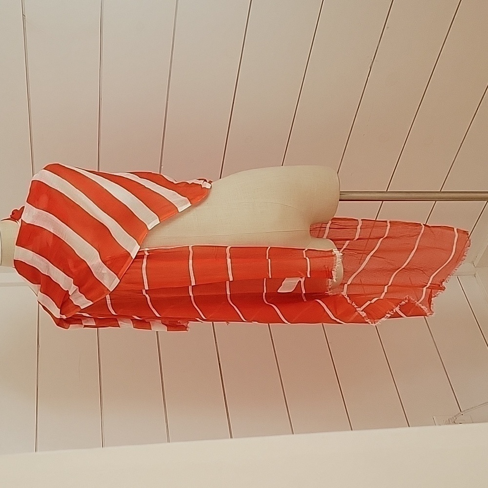 NWT Towne & Reese red and white stripe wrap